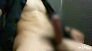 Tuvalette penis ereksiyonu